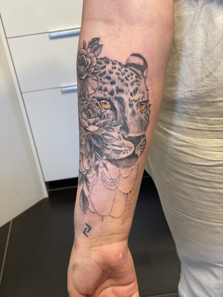 Tatuering gjord på Vallentuna Kliniken i Vallentuna